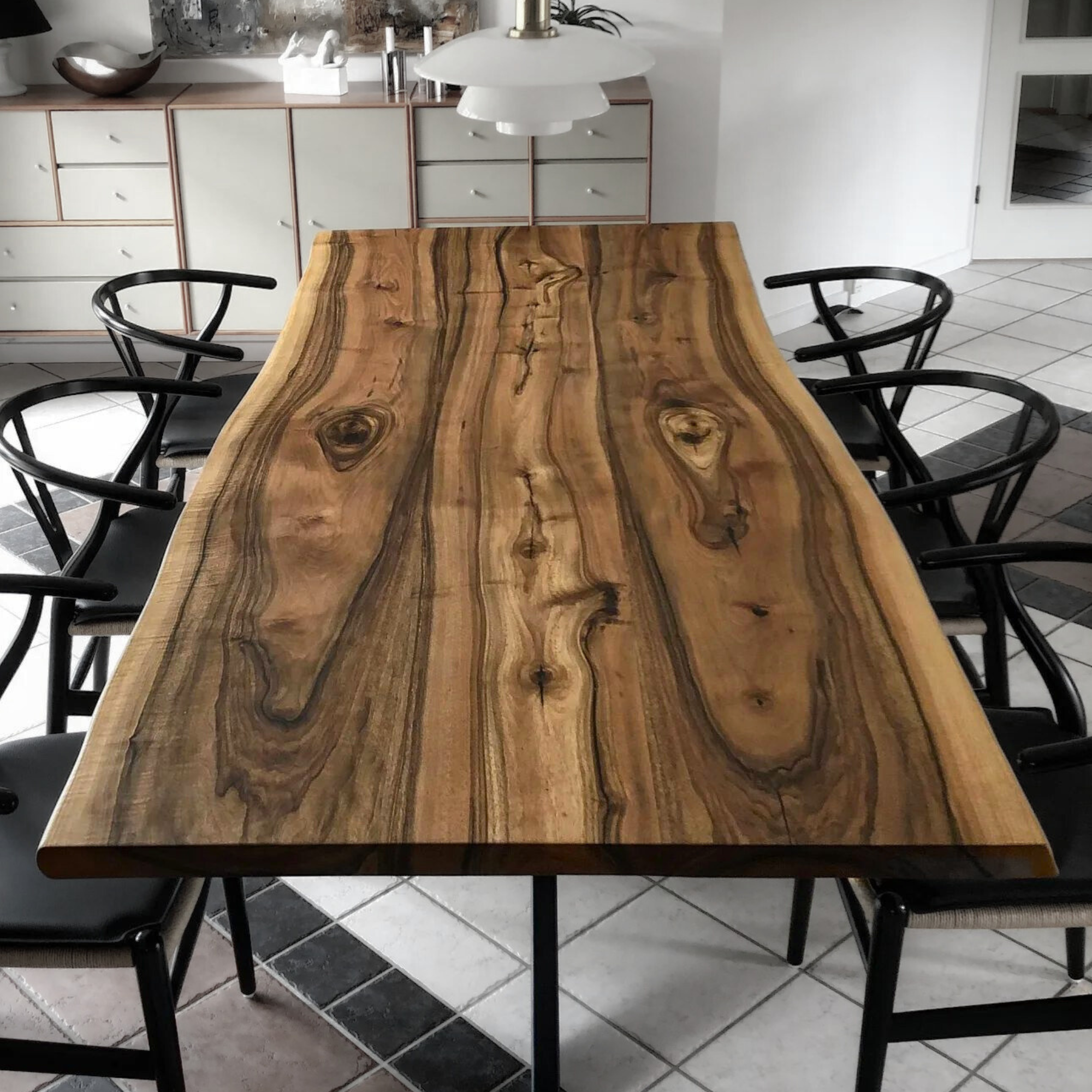 Fransk valnød Plankeborde: 2 planker (Inspirations bord)