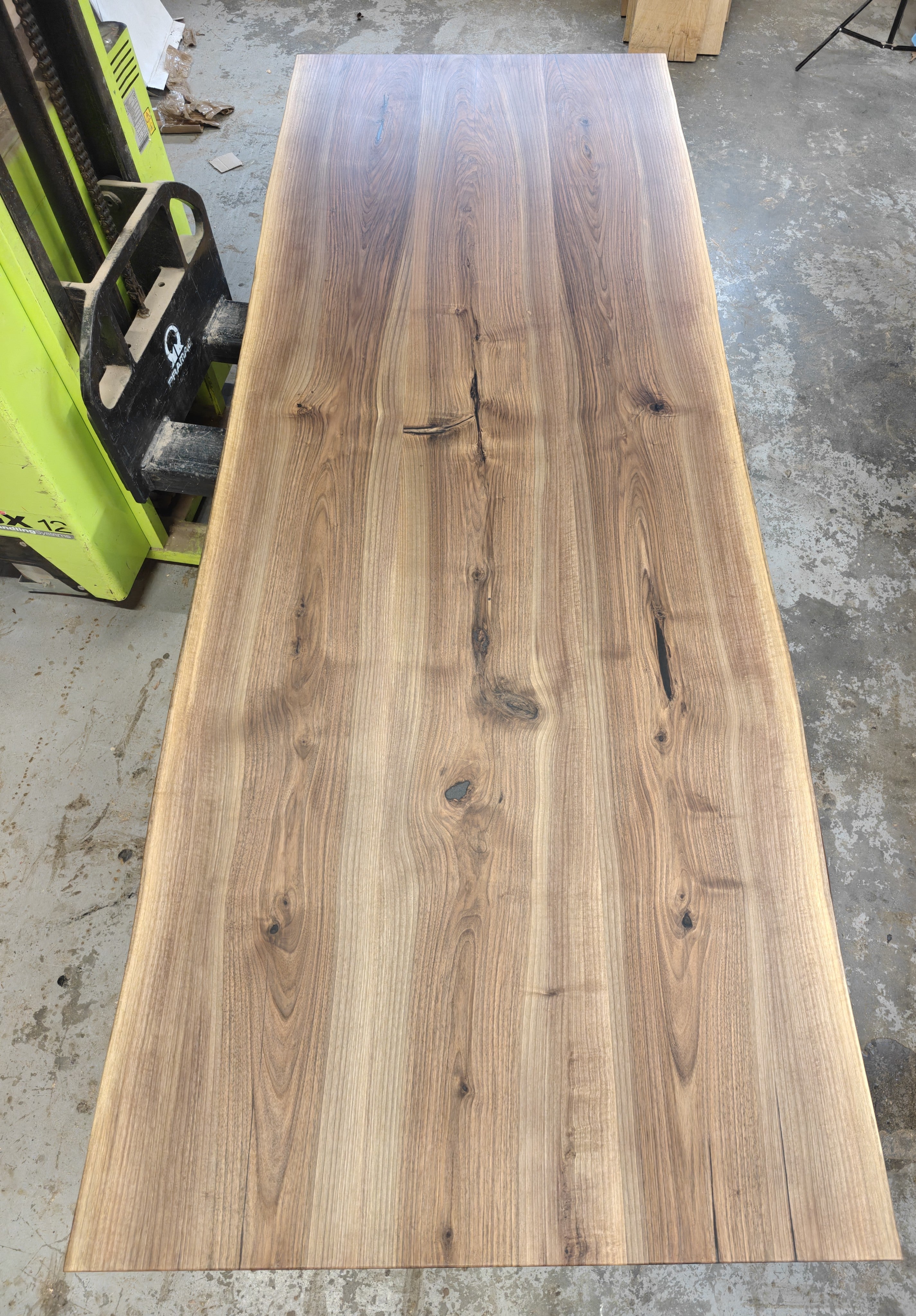 PLANKEBORD | FRANSK VALNØD | 300 x 112 cm