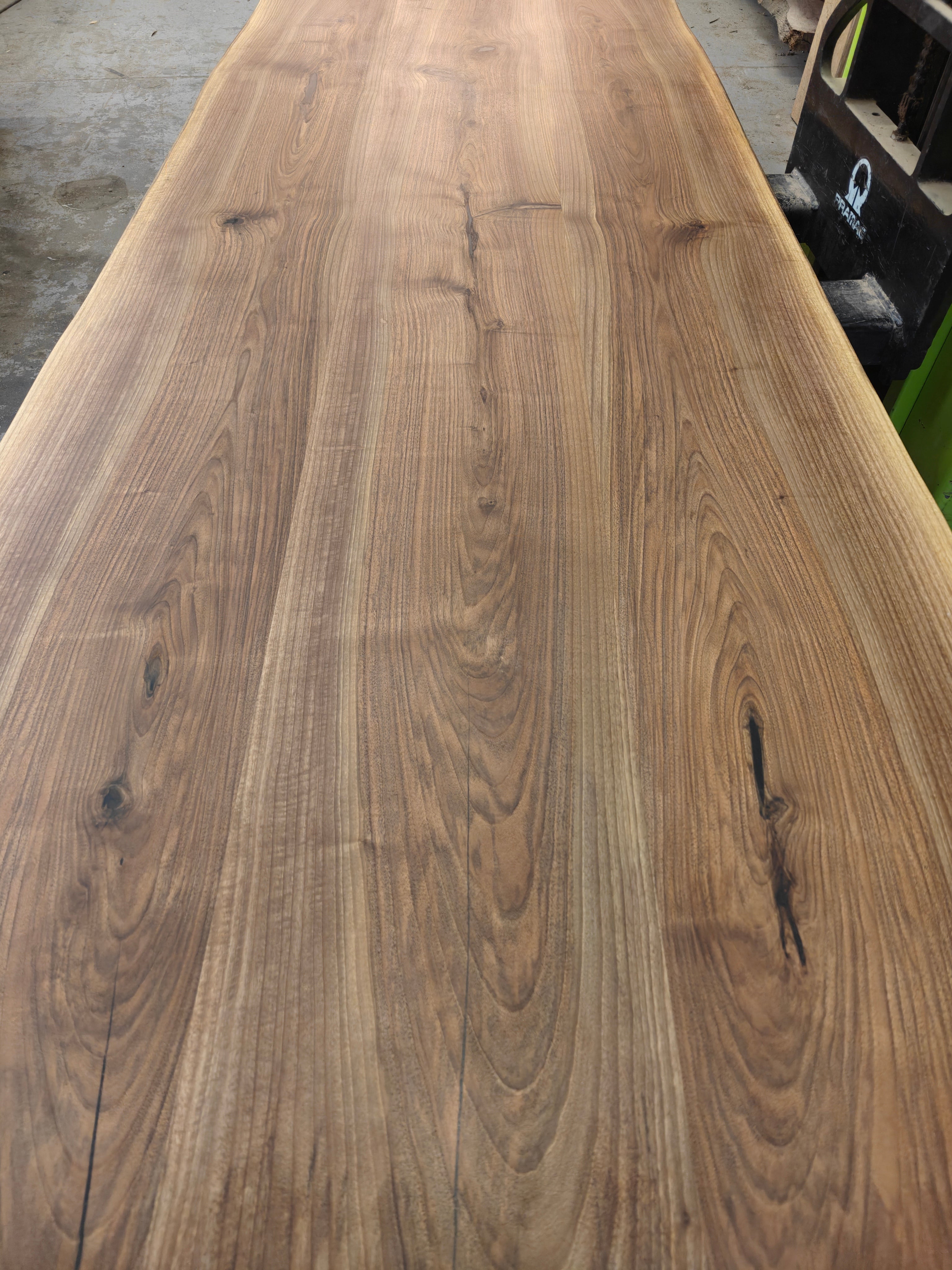 PLANKEBORD | FRANSK VALNØD | 300 x 112 cm