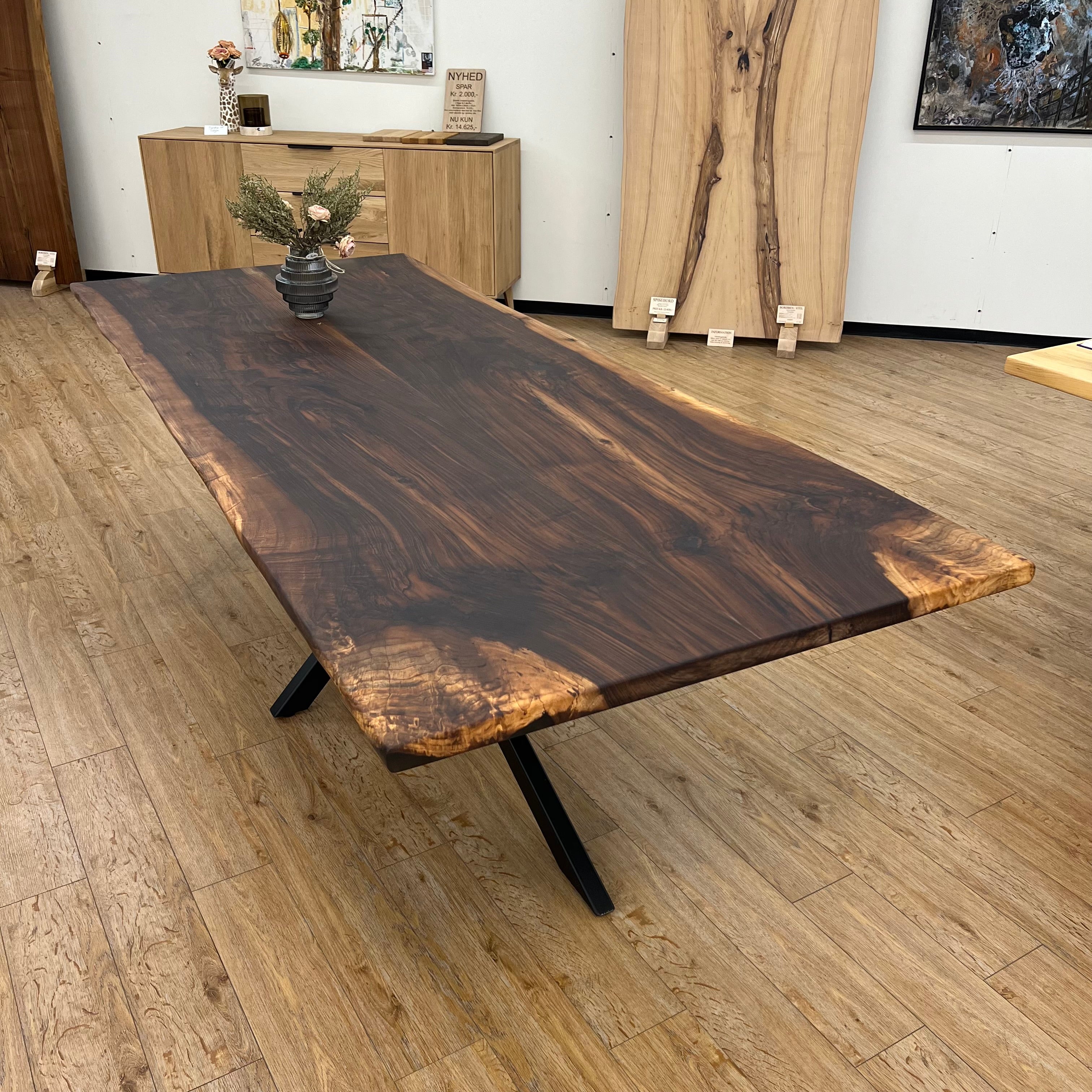 PLANKEBORD | SORT VALNØD | 240CM X 95-100CM