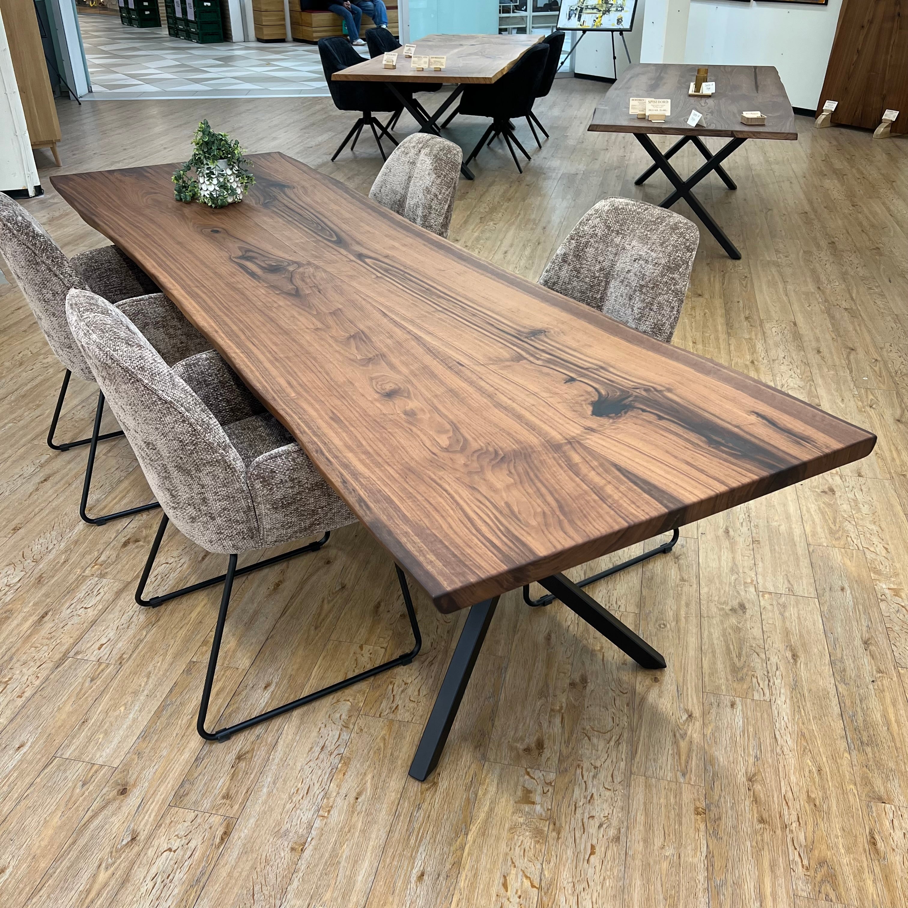 PLANKEBORD | Valnød | 300CM X 90-95CM