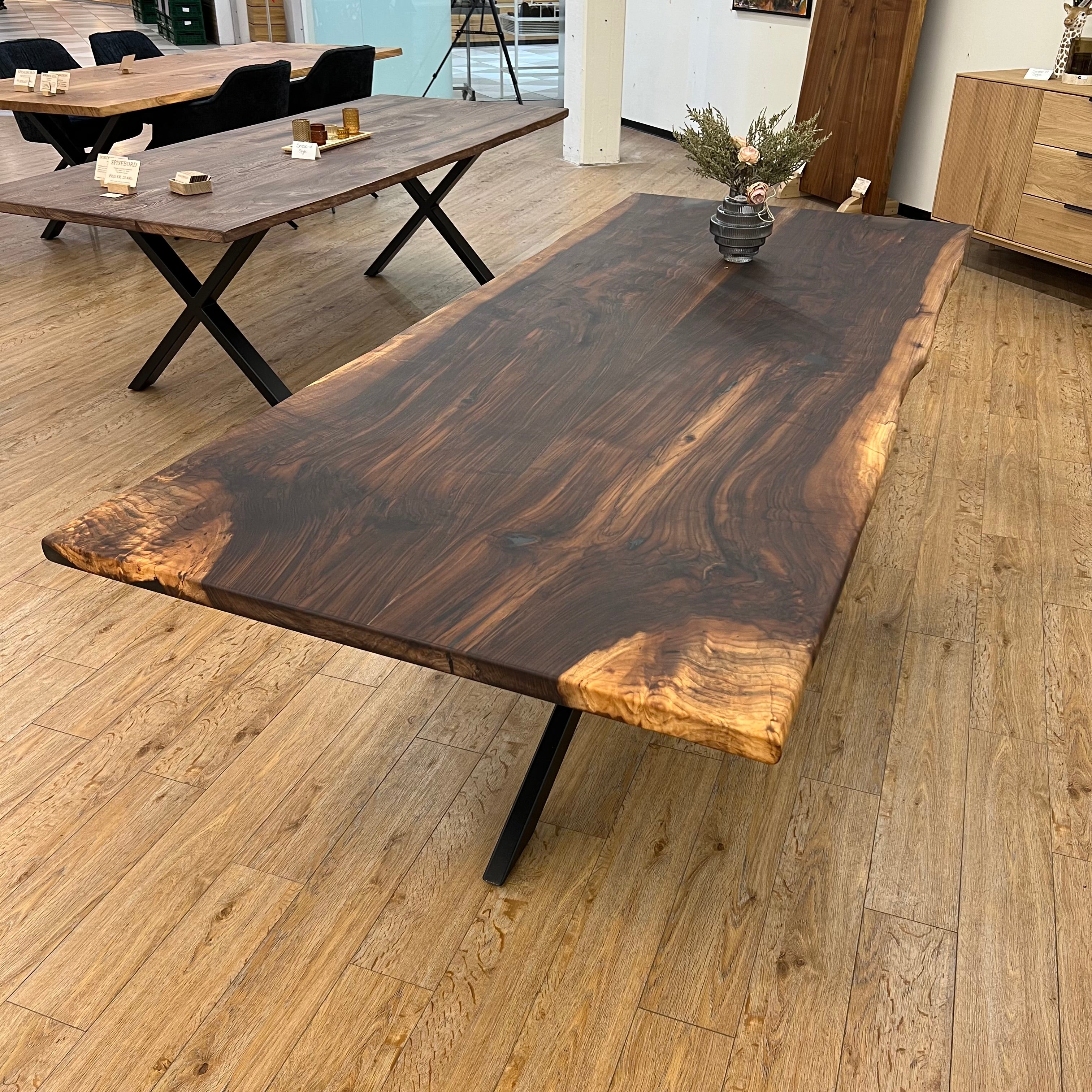 PLANKEBORD | SORT VALNØD | 240CM X 95-100CM