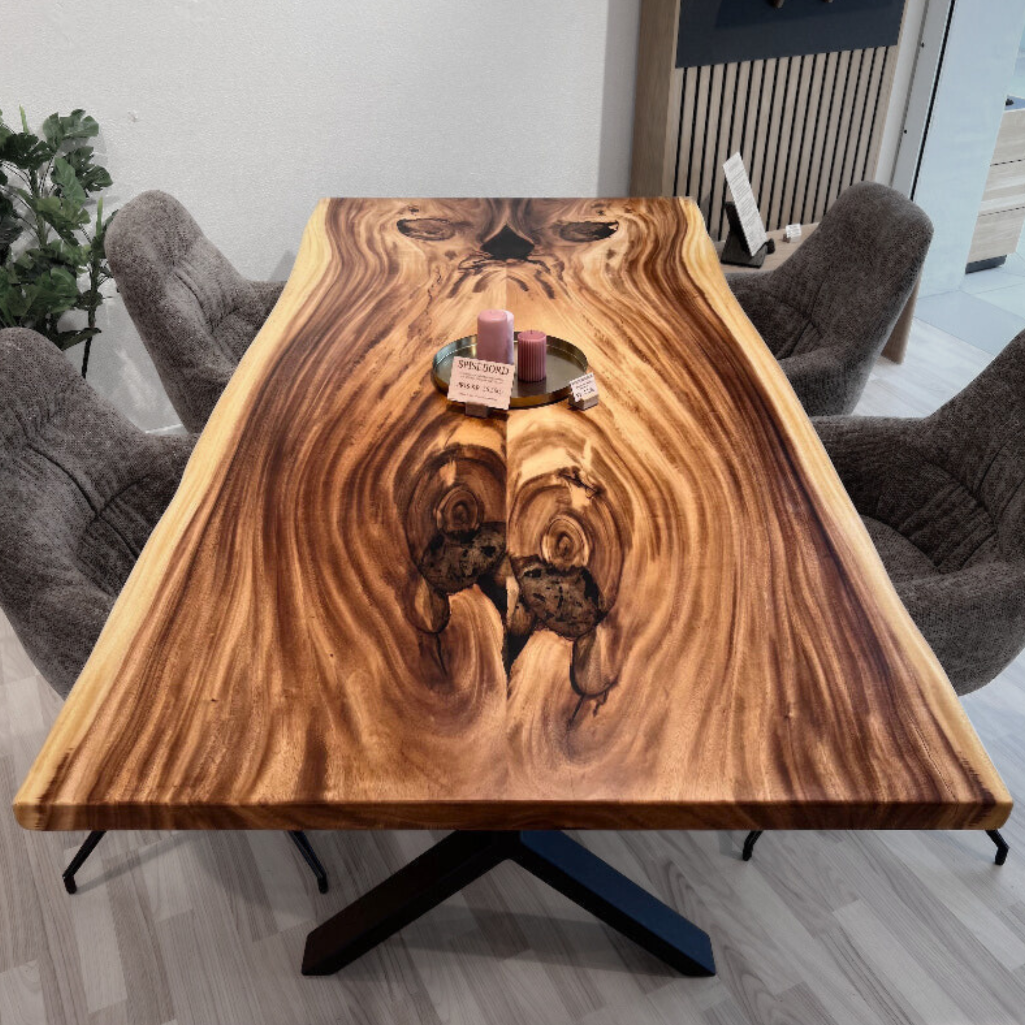 PLANKEBORD | SYDAMERIKANSK VALNØD | 223CM X 100CM
